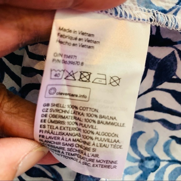 H&M V-Neck Blue Floral Top - Picture 5 of 8